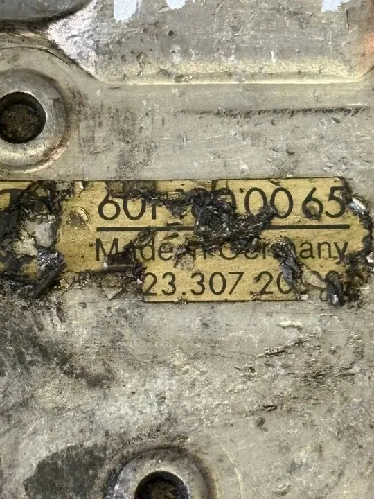 Radiador de óleo Mercedes 2.9 TD 6011800065 image 2