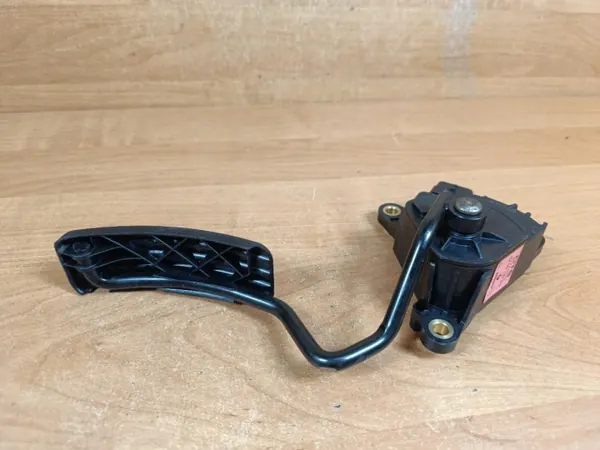 Pédale d'accélérateur OEM 8200139322 Renault Clio III image 2