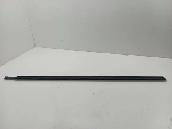 Mercedes-Benz CLC Coupé raamrubber OEM AMD109806 image 5