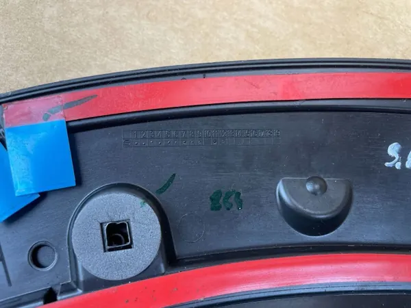OEM 8K9853818A Höger bakskärm Audi A4 B8 image 8
