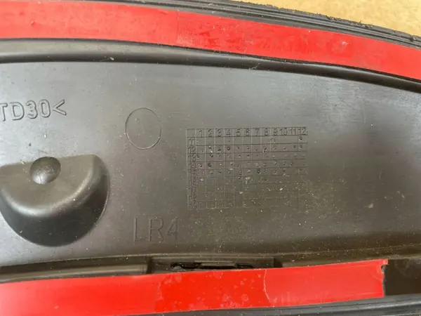 OEM 8K9853818A Höger bakskärm Audi A4 B8 image 9