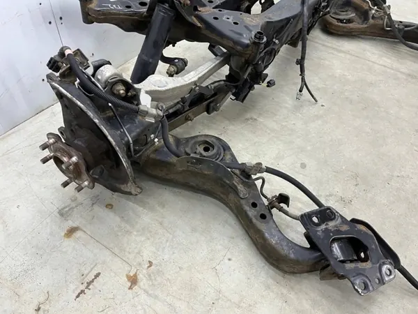 Trave di sospensione Nissan X-Trail III T32 Rogue 4x4 13-21r. image 3