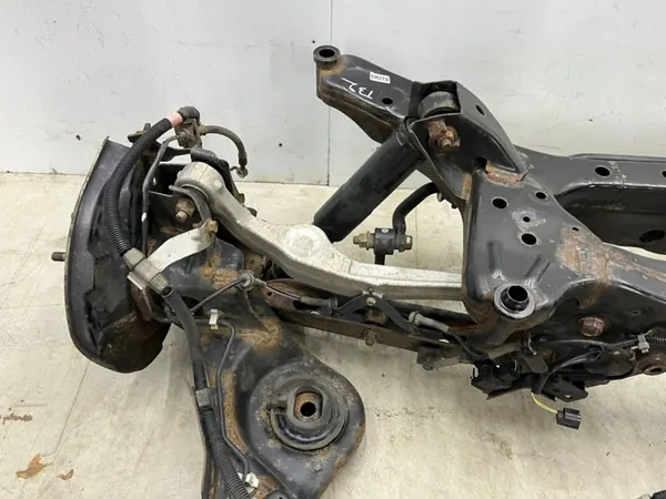 Trave di sospensione Nissan X-Trail III T32 Rogue 4x4 13-21r. image 4