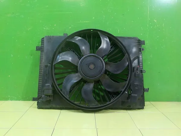 MERCEDES B W246 1.6 B Koelventilator A2045001255 image 2