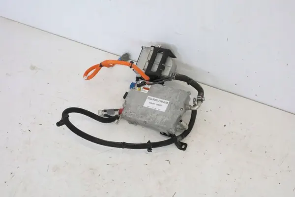Módulo Controlador Voltaje Tesla OEM 1028665-00-B image 7