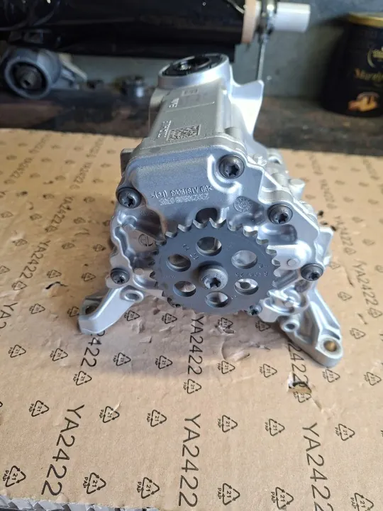 Pompe à huile moteur BMW d'occasion OEM 11419844184 image 4
