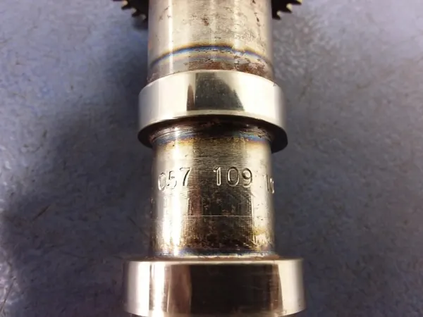 Audi A8 D3 4.0 TDI Árbol de Levas Escape OEM 057109102AQ image 6
