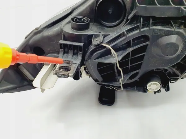 BMW 1 E87 LIFT E81 E82 Farol Dianteiro Direito OEM 7249650 image 6