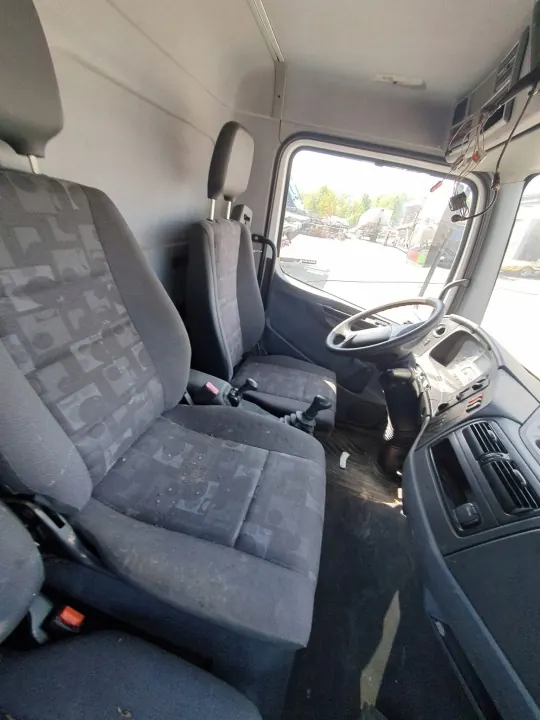 Cabina Mercedes Atego usado OEM atego - 38 chars image 4
