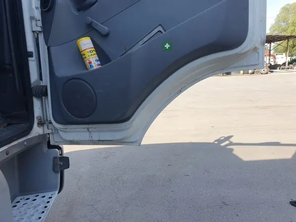 Cabina Mercedes Atego usado OEM atego - 38 chars image 6
