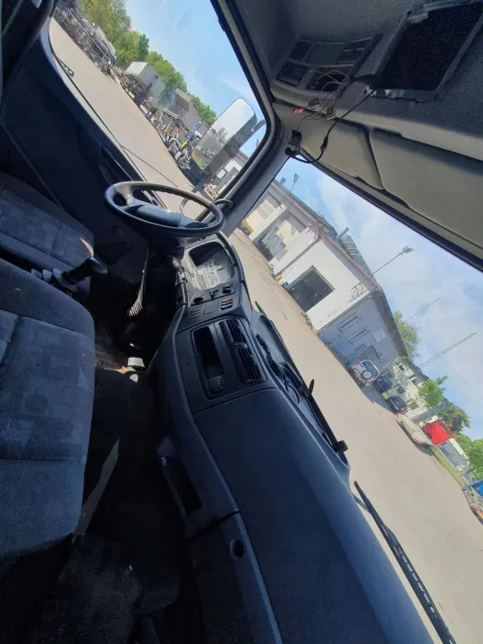 Cabina Mercedes Atego usado OEM atego - 38 chars image 9