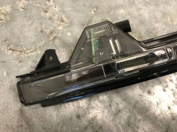 Clignotant Miroir Gauche OEM 4G8949101ABILI image 3