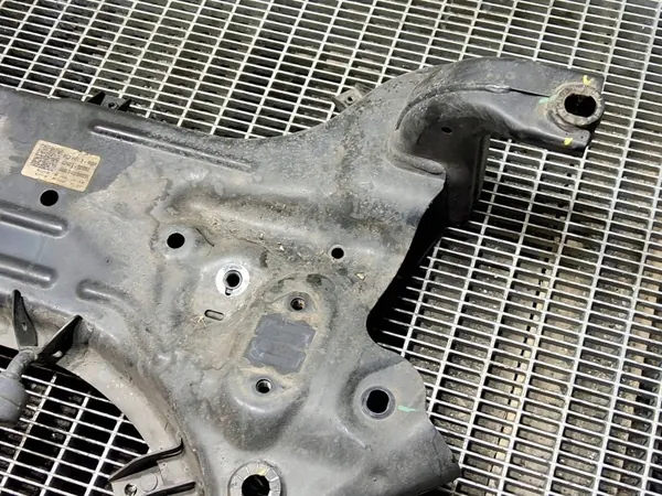 Hyundai i20 Etuaputuki OEM 62401Q0000 image 5