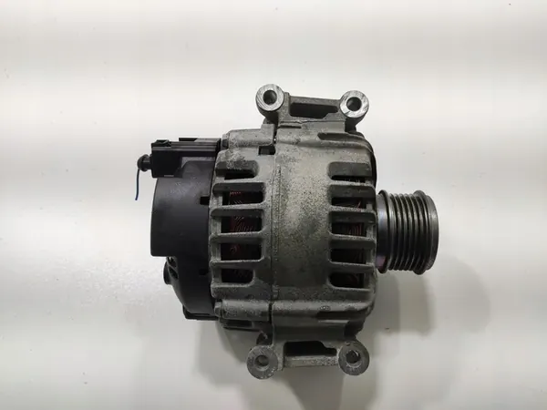 Vaihtovirtageneraattori Volkswagen Golf VII R 2.0 TSI 2012-2016 06J903023K image 2