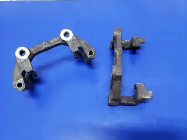 SAAB 9-3 II taka jarrupuristimen kiinnike OEM image 2