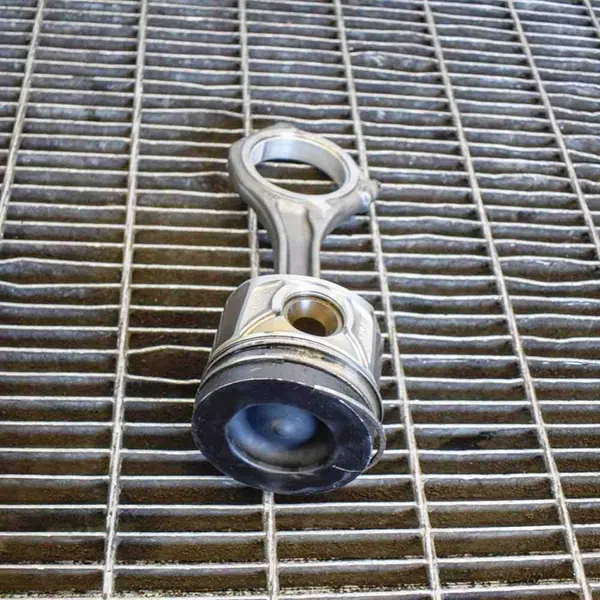 Kolv Audi A7 Sportback 3.0L 150kw 2012 OEM 059107065DF image 4