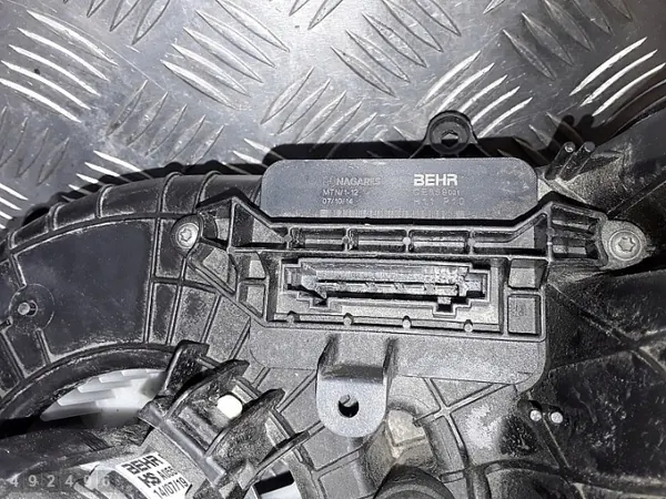 Renault Zoe lämmityspuhallin OEM z9715 - Käytetty image 3