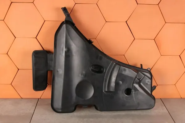 Réservoir lave-glace BMW G32 GT OEM 7377035 avec pompe image 4