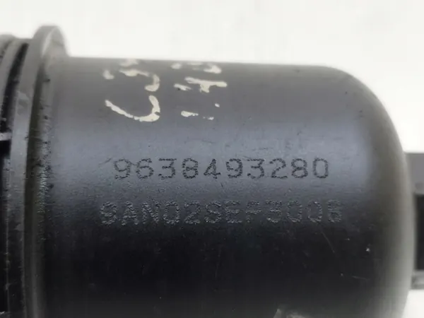 Boîtier de filtre à huile Citroen C3 I 1.4 8V OEM image 4