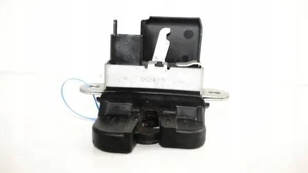 Serrure de hayon OEM 360179806 pour VW Passat B7 Break image 4