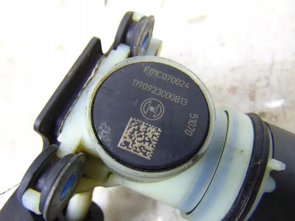 Gebruikte AdBlue-pomp OEM F01C070035 voor Skoda Octavia IV image 4