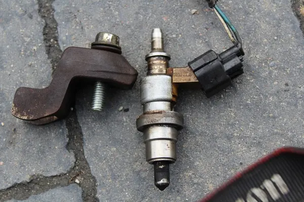 Injektor för Avensis T27 T25 Auris 2.2 D4D DPF image 8