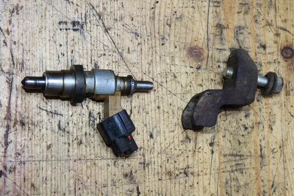 Injektor för Avensis T27 T25 Auris 2.2 D4D DPF image 9