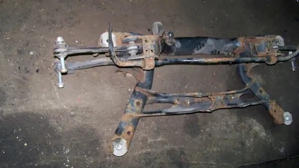 Skoda Yeti 12r 4x4 supporto posteriore OEM 5N0505235AC image 2