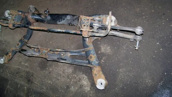 Skoda Yeti 12r 4x4 supporto posteriore OEM 5N0505235AC image 3