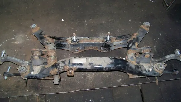 Skoda Yeti 12r 4x4 supporto posteriore OEM 5N0505235AC image 4