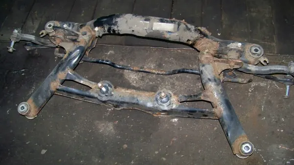 Skoda Yeti 12r 4x4 supporto posteriore OEM 5N0505235AC image 5