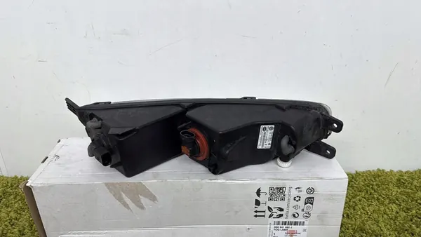 Farol Antiniebla Direito Frontal VW Passat B8 14- OEM image 2