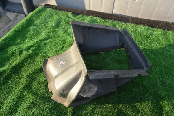 Volkswagen OE 7P6117335A Entrada de ar image 2