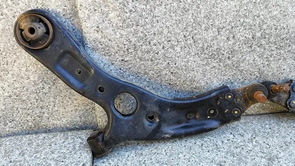 Braccio di Controllo Anteriore Sinistro o Destro Kia Carens IV 13-19 image 2