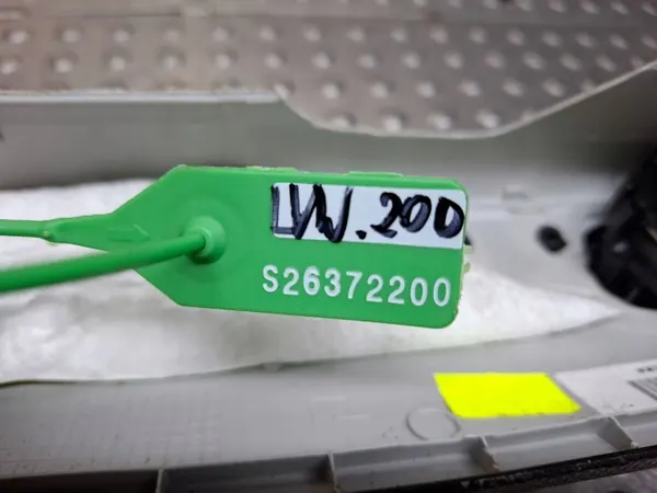 OEM S26372200 Vasen Kaiutinkolonnin Peite VW Golf VII image 7