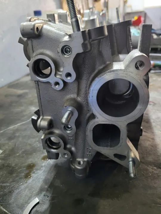 OEM 11717805183 Culata & Árboles de Levas Usado image 5