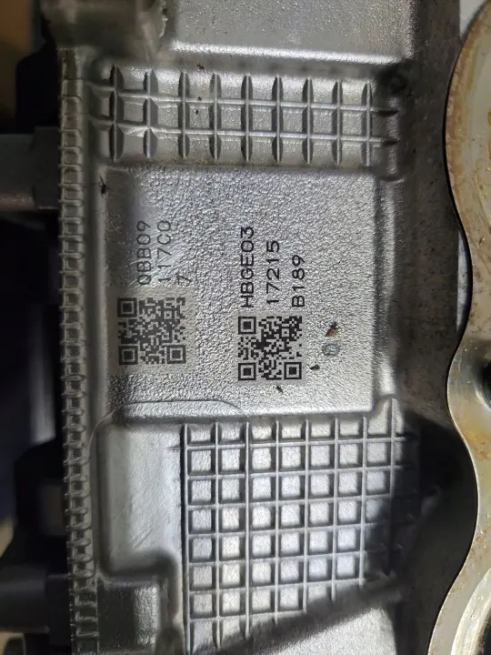 OEM 11717805183 Culata & Árboles de Levas Usado image 6