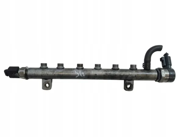 OEM 076130093A ruiskutusraide VW Crafter 2.5 TDI:lle image 2