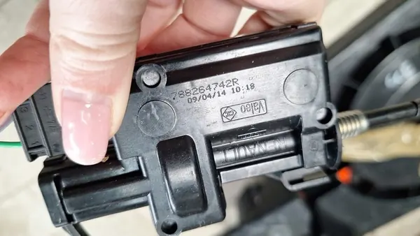 Bränslelockmekanism Renault Espace V Scenic IV image 2