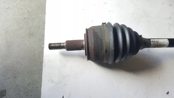 VW Transporter T6 2.0 TDI Höger Halvaxel 2018 OEM 7E0407761F image 2