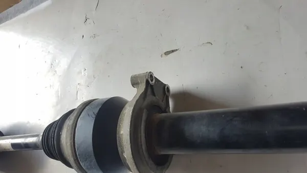 VW Transporter T6 2.0 TDI Höger Halvaxel 2018 OEM 7E0407761F image 4