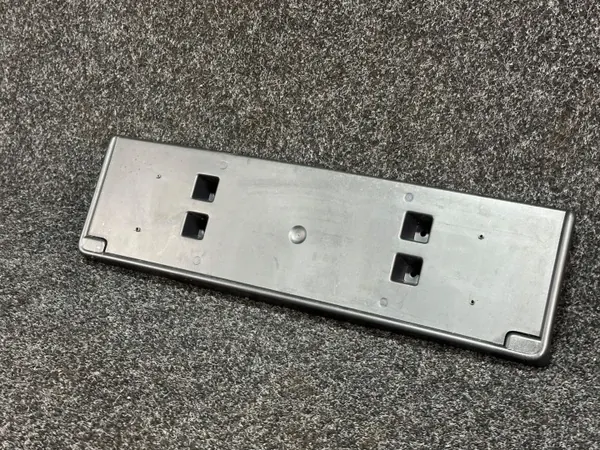 Soporte matrícula Jeep Wrangler JL OEM 68295604AA image 3