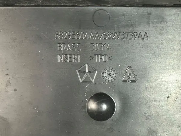 Soporte matrícula Jeep Wrangler JL OEM 68295604AA image 5