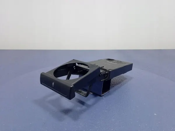 Audi A6 C5 Dryckeshållare OEM 4B0862534C - Begagnad image 3