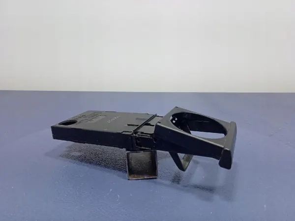 Audi A6 C5 Dryckeshållare OEM 4B0862534C - Begagnad image 4