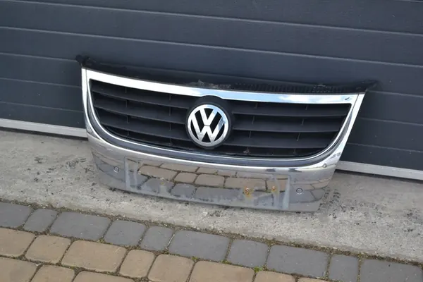 VW Touran I Front Grill 1T0853651D image 4