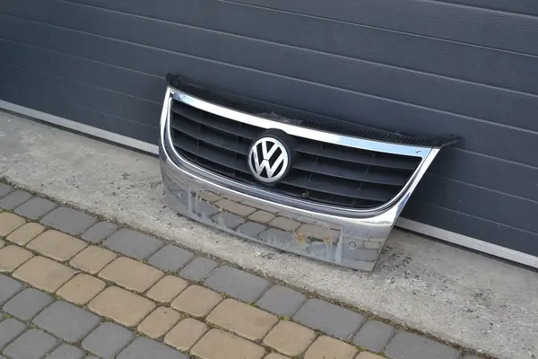 VW Touran I Front Grill 1T0853651D image 5