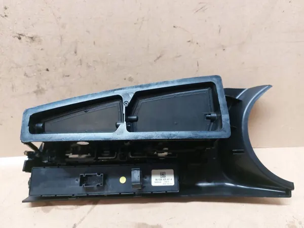 OEM 96638425XT Ventilationsgall för Peugeot 3008 I image 3