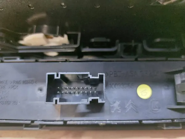 OEM 96638425XT Ventilationsgall för Peugeot 3008 I image 4