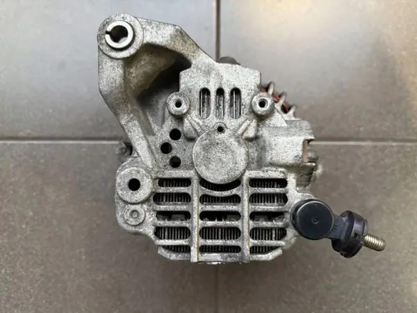 Vaihtovirtageneraattori Nissan 2.2 DCI OE 231005M310 image 2